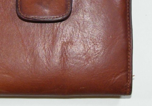 The Ultimate Guide to Mens Leather Wallet Return Policies in Australia